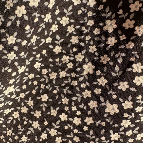 M Boutique Navy Short Romper with White Flowers, size small (never been worn) - Picture 6 of 10